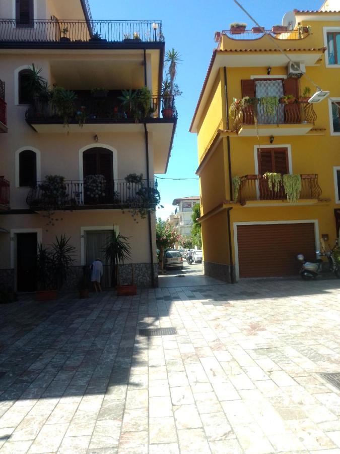 Vacanza Taormina Mare Mazzeo Exterior foto
